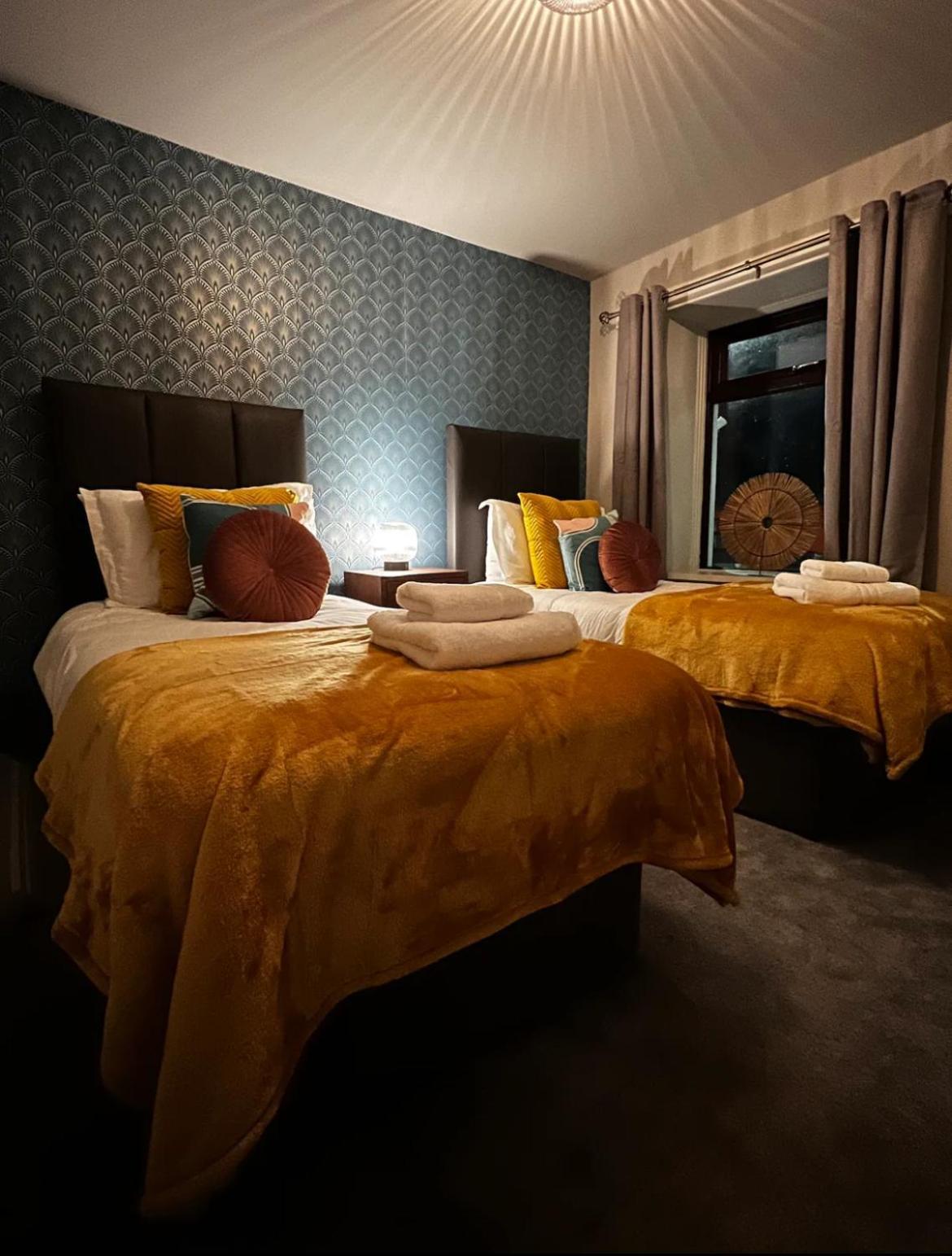 Woodquay House Hotel กัลเวย์ ภายนอก รูปภาพ